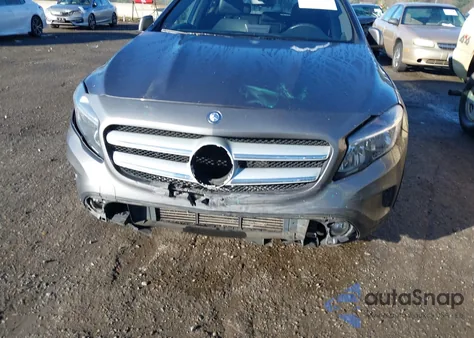 2017 Mercedes-Benz Gla 250 4Matic z USA, uszkodzony, nr VIN WDCTG4GB5HJ301743